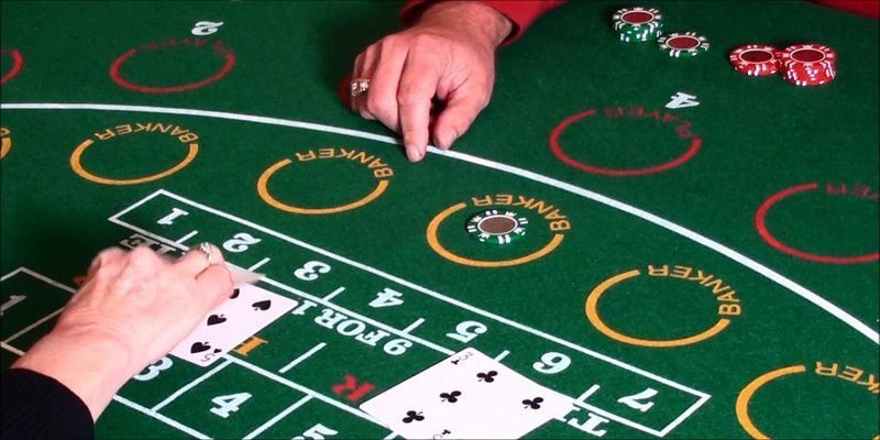 Cách chơi Baccarat rút lá thứ ba tùy thuộc vào tổng điểm