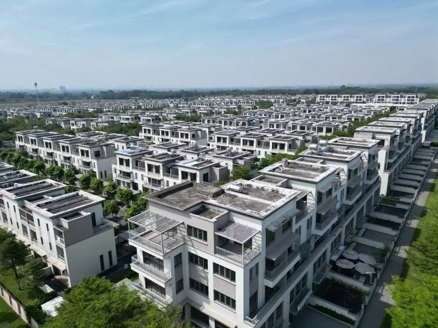 Biệt thự song lập với thiết kế đối xứng hai căn liền kề
