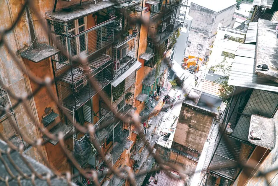 Lưới an toàn khung sắt kết hợp lưới thép cho ban công nhà phố